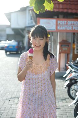 《日本真人边吃奶边做爽》